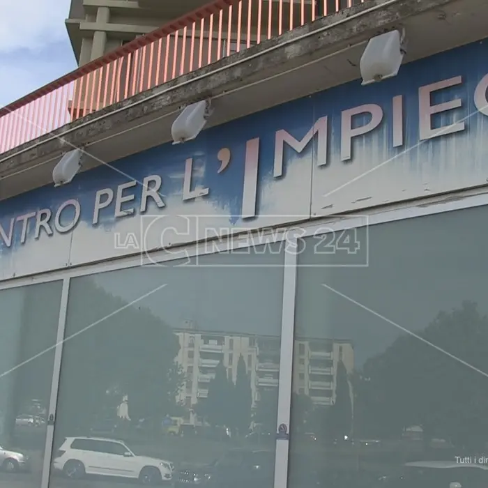 Regione Calabria, il comfort è una priorità:\u00A048mila euro per 227 nuove sedute ergonomiche negli uffici di Cosenza\n
