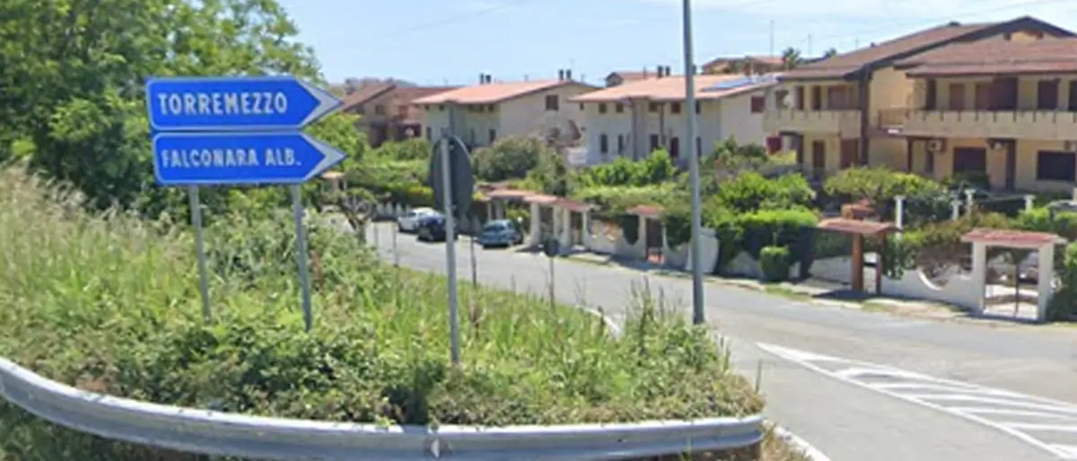 Estate in Calabria, il caro carburante cambia i viaggi: «Si va verso itinerari più brevi, qui disagi ma il potenziale è enorme»\n