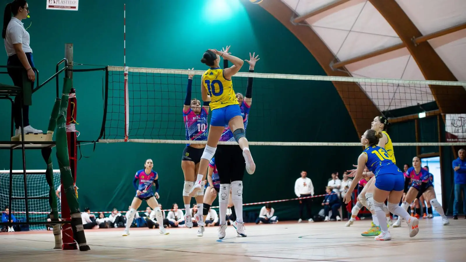 La Pallavolo Rossano cede solo al tie-break: la Supercoppa del Sud va a Trani\n