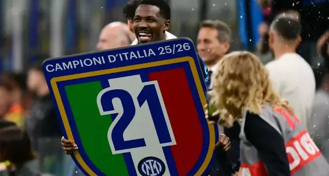 Notte tricolore a Milano: l’Inter batte 2-0\u00A0il Parma e diventa campione d’Italia\n