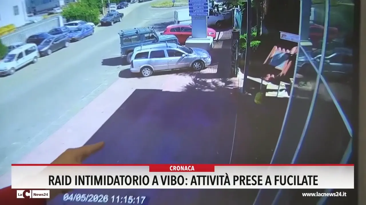 Raid intimidatorio a Vibo: 5 attività prese a fucilate