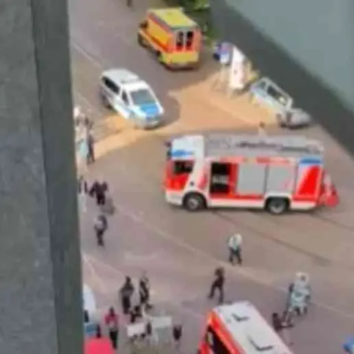 Auto contro un gruppo di persone nel centro di Lipsia: due morti e due feriti gravi\n
