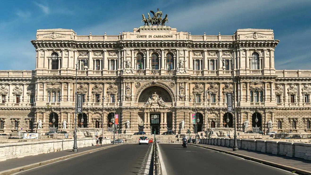 <p>La Corte di Cassazione</p>\\n