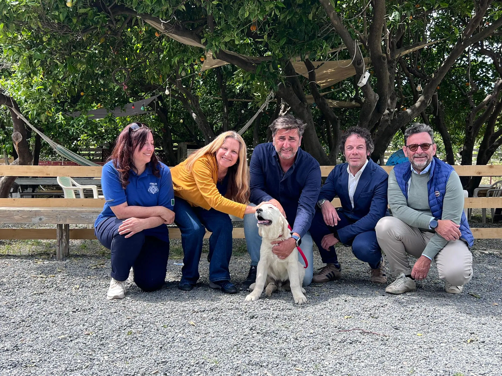 Cani avvelenati, Legambiente Calabria ed Enci: donato un cucciolo per la pet therapy ad “Equipariamo” di Catanzaro\n