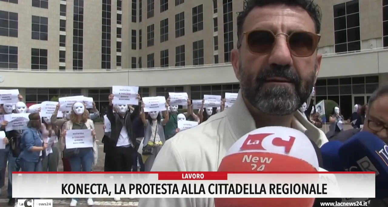 Konecta, la protesta alla cittadella regionale