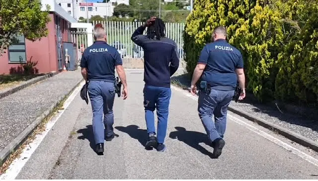 Catanzaro, il questore emette un provvedimento di trattenimento di un cittadino straniero, ritenuto pericoloso per\u00A0la sicurezza pubblica\n