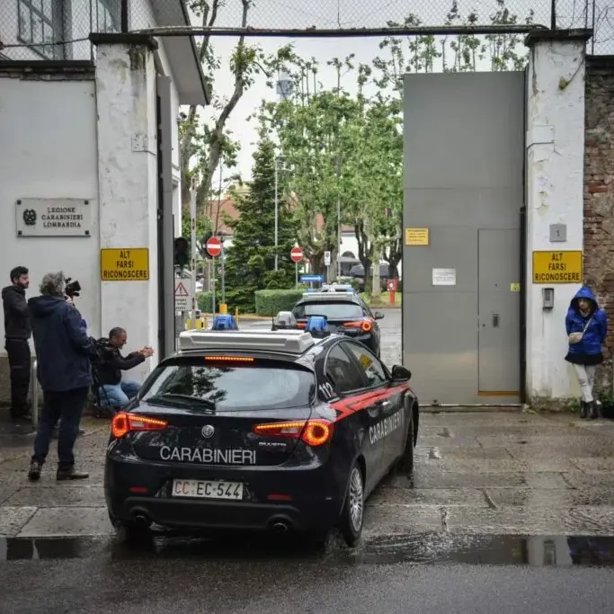 Garlasco, le gemelle Cappa dai carabinieri: Paola interrogata per oltre due ore, Stefania in caserma. Nessuna dichiarazione\n