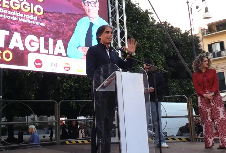 La campagna fotocopia, la campagna ombra e quella per il terzo tempo di... Falcomatà\n