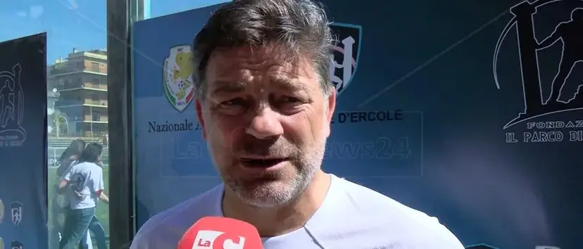 Serie D, Vibonese verso lo spareggio salvezza contro l'Acireale: caos nei siciliani, si dimette il tecnico Cozza\n