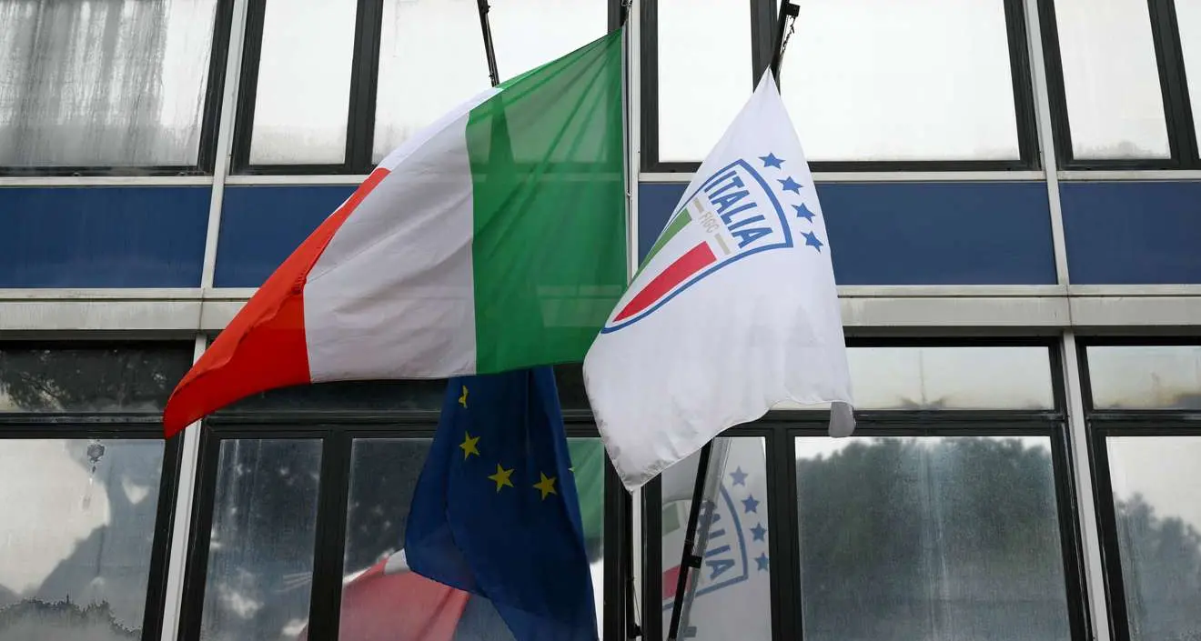 Caos deferimenti in Serie B e C: coinvolto anche il Crotone, ma niente effetti sui playoff\n\n\n