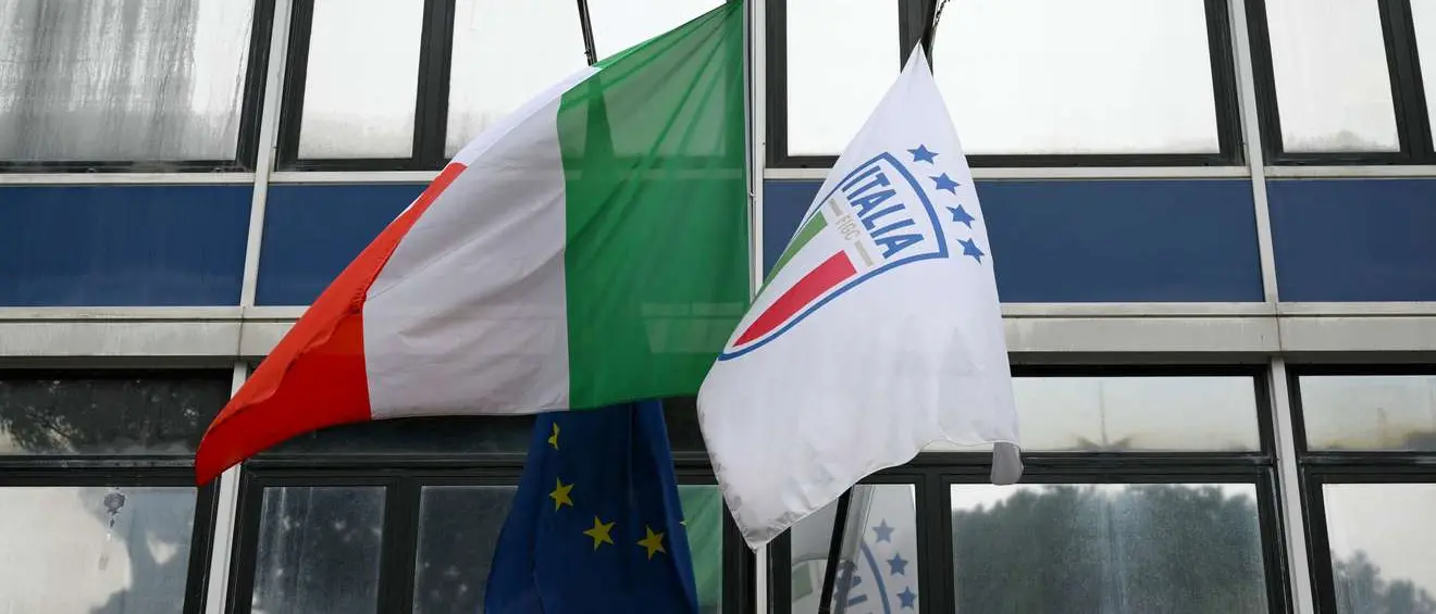 Caos deferimenti in Serie B e C: coinvolto anche il Crotone, ma niente effetti sui playoff\n\n\n
