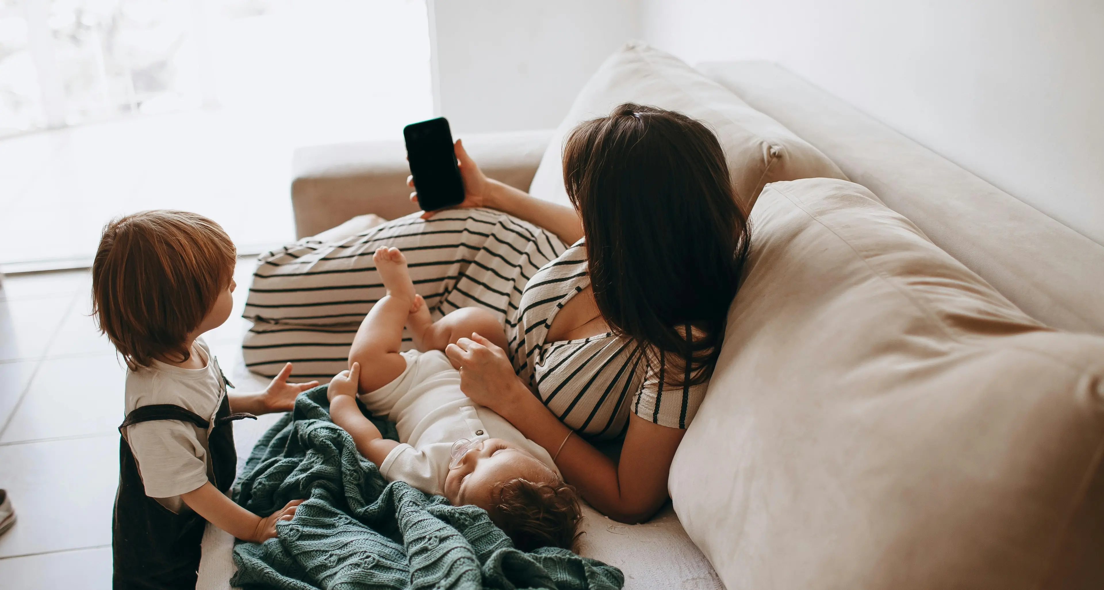 Maternità e lavoro, la Calabria guadagna due posti tra le regioni mother friendly ma resta indietro\n