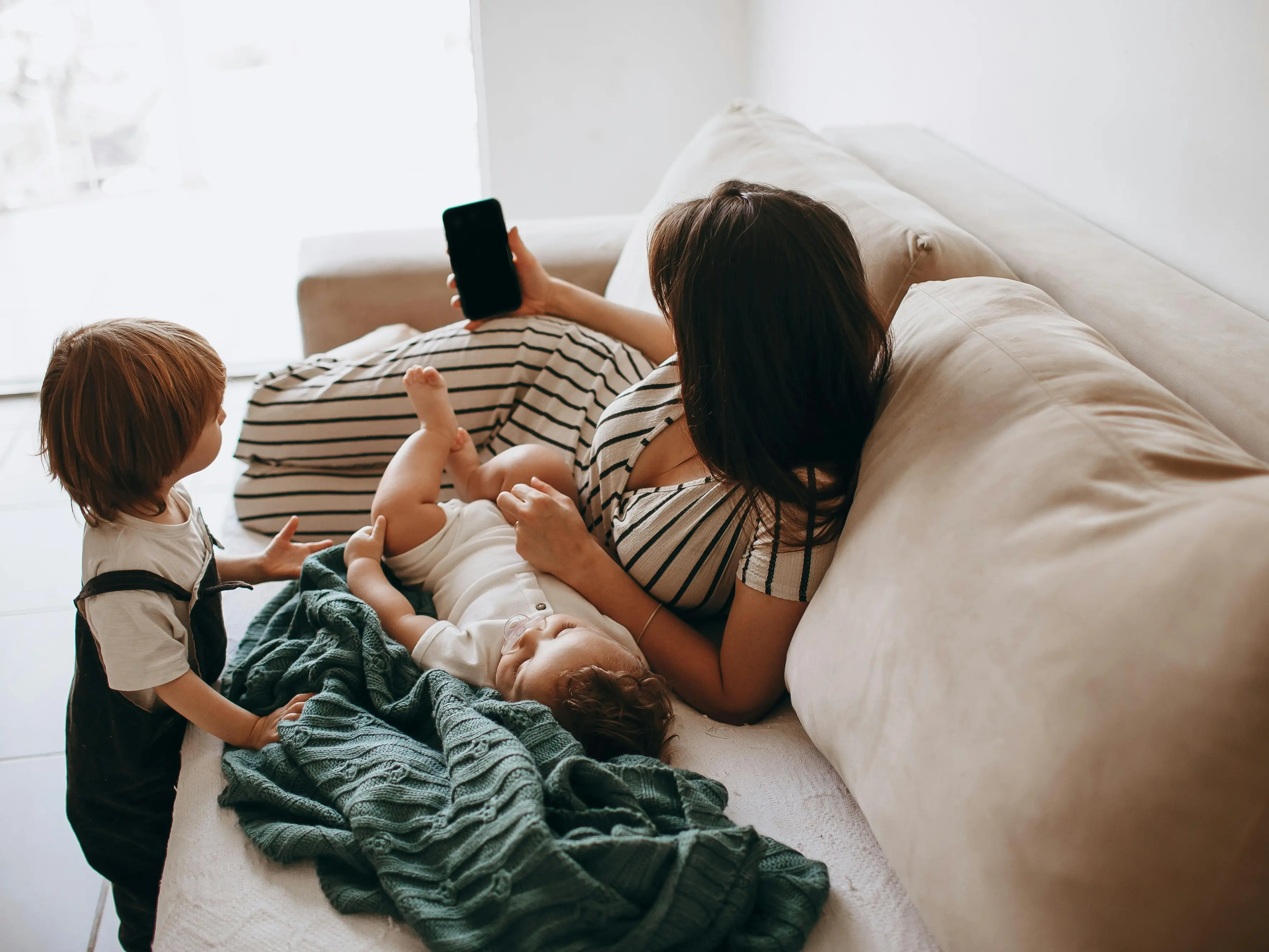 Maternità e lavoro, la Calabria guadagna due posti tra le regioni mother friendly ma resta indietro