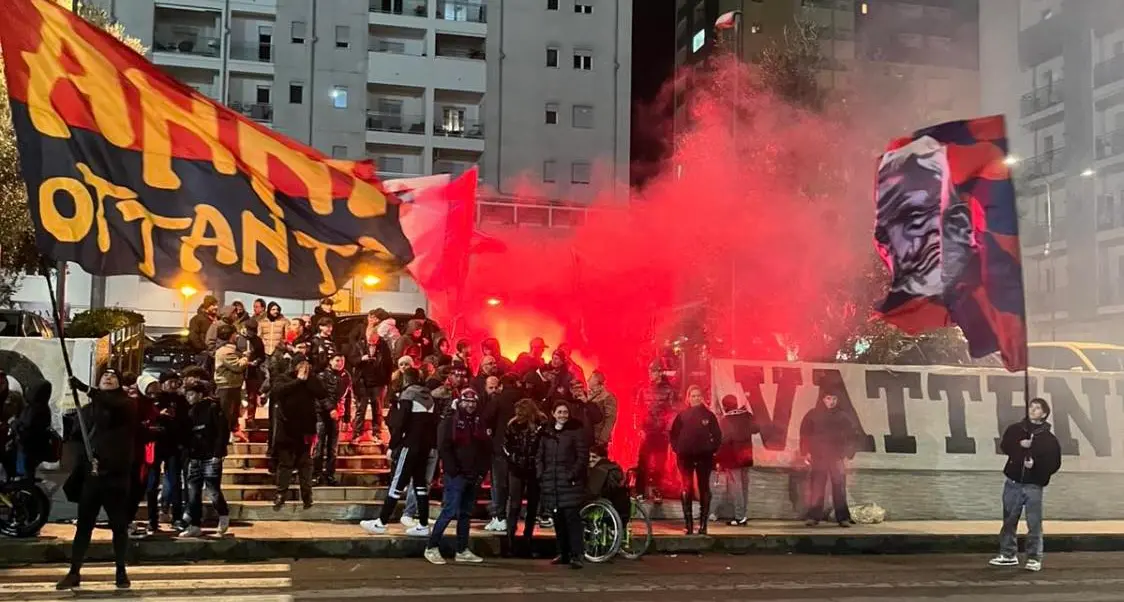 Cosenza, la protesta degli ultrà contro Guarascio non conosce tregua