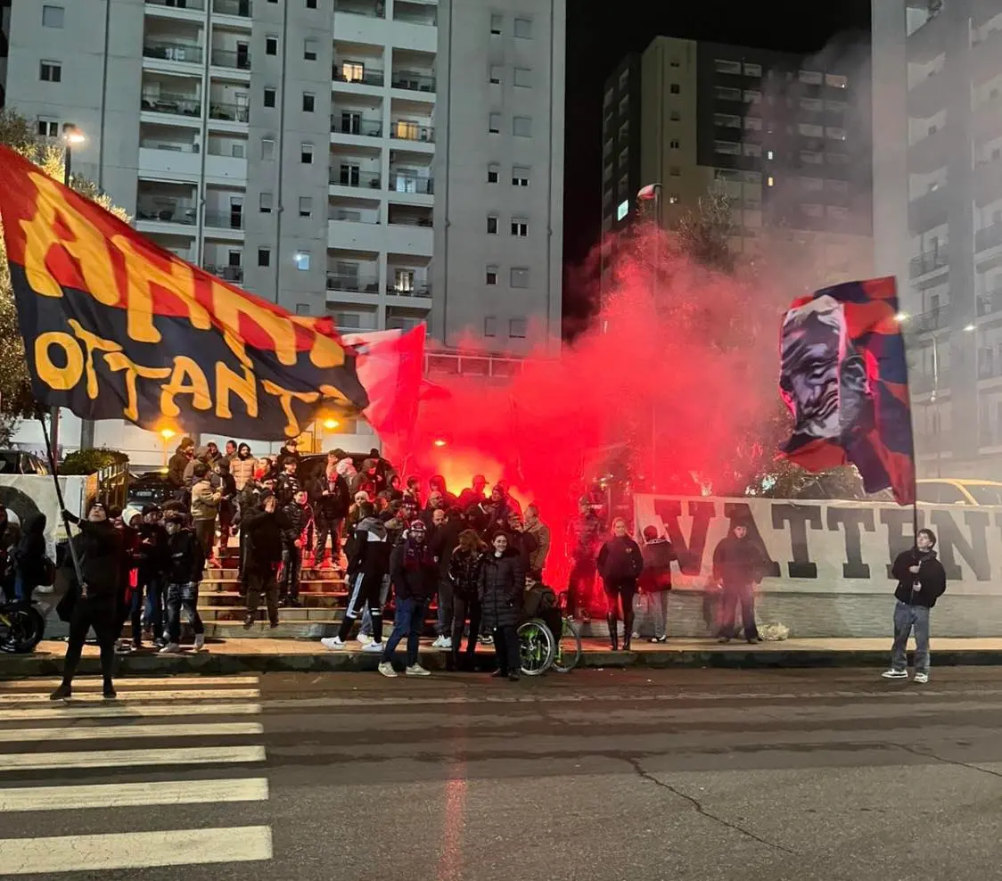 Cosenza, la protesta degli ultrà contro Guarascio non conosce tregua