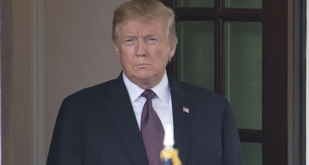 Trump sospende il Project Freedom per il passaggio delle navi nello Stretto di Hormuz: «Con l’Iran grandi progressi»\n