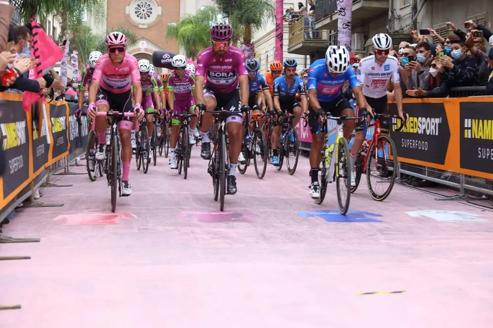 Scuole chiuse e attività sospese, Catanzaro si prepara ad accogliere la tappa del\u00A0Giro d’Italia\n