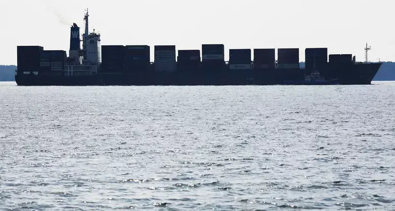 Attacco a una nave francese nello Stretto di Hormuz, ci sono feriti tra i membri dell’equipaggio\n