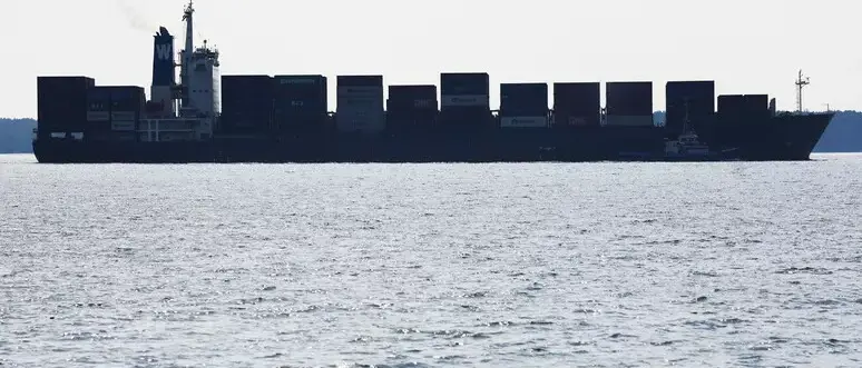 Attacco a una nave francese nello Stretto di Hormuz, ci sono feriti tra i membri dell’equipaggio\n