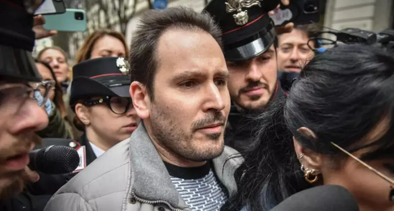 È il giorno di Andrea Sempio in Procura ma non parlerà. Atteso anche il fratello di Chiara Poggi\n