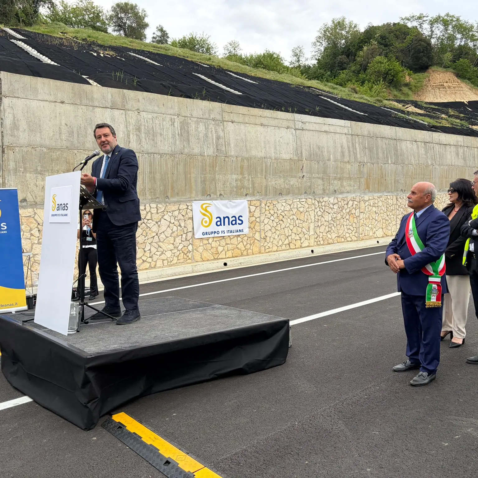 Tredici miliardi di Ponte (e di sogni), un chilometro e mezzo di realtà inaugurati da Salvini\n