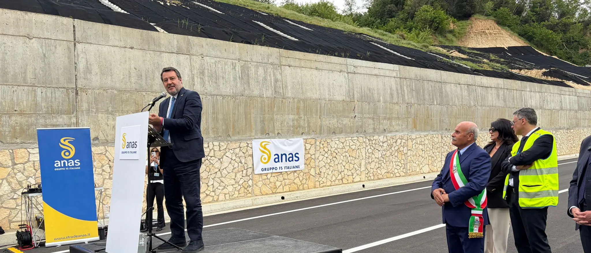 Tredici miliardi di Ponte (e di sogni), un chilometro e mezzo di realtà inaugurati da Salvini\n