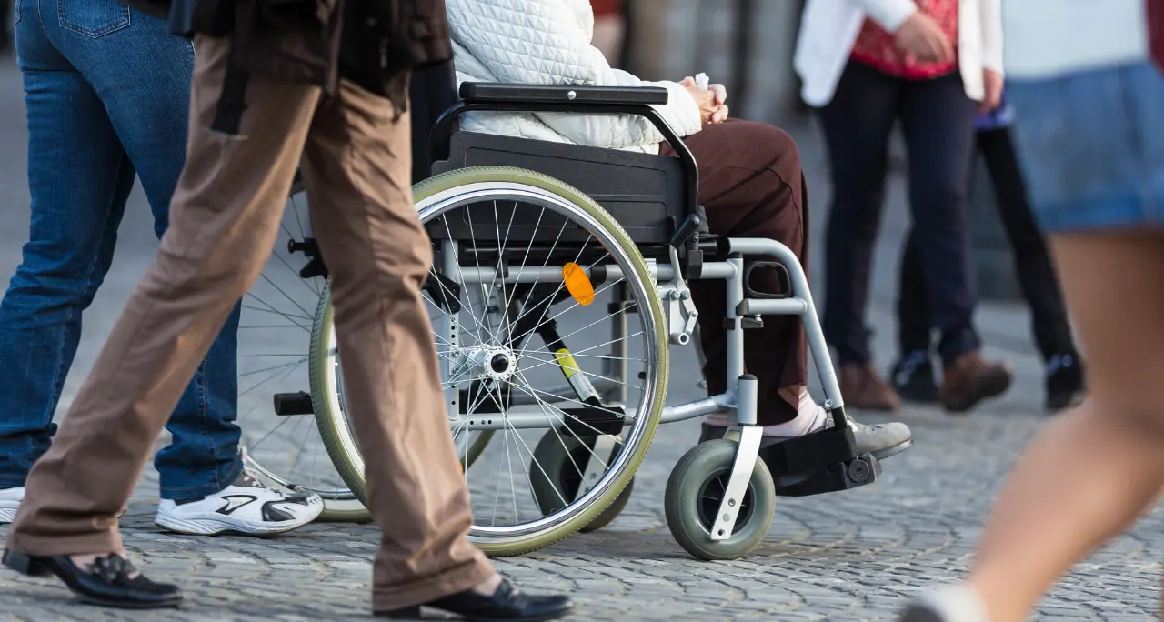 <p>Fondi per la disabilità, la Calabria rischia di<span style=\"color:hsl(0, 75%, 60%);\"> perdere 3 milioni</span>: ultimatum ai Comuni inadempienti </p>