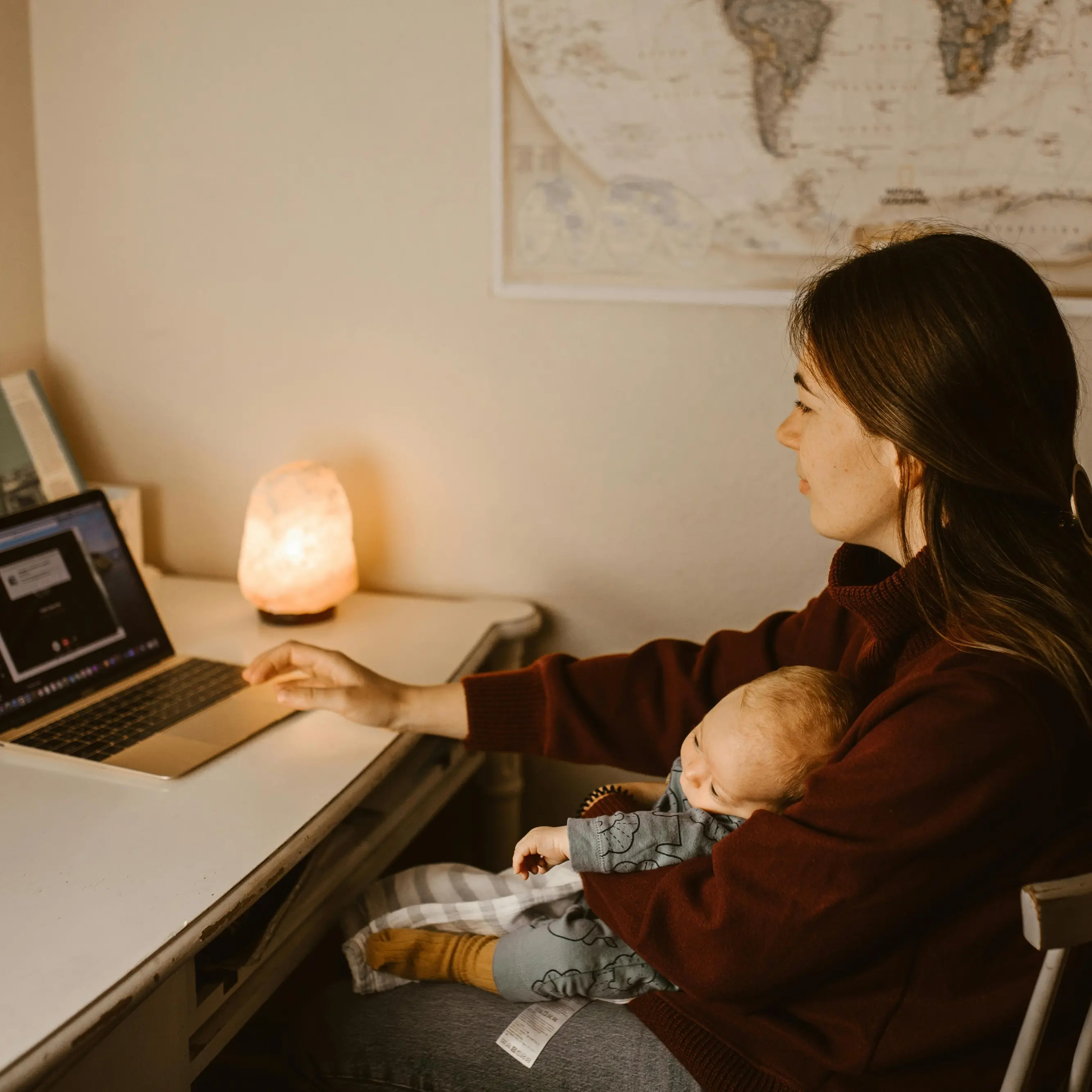 L’Italia che fa la festa alle mamme: senza asili e servizi lavorare è una corsa a ostacoli. E in Calabria è anche peggio\n