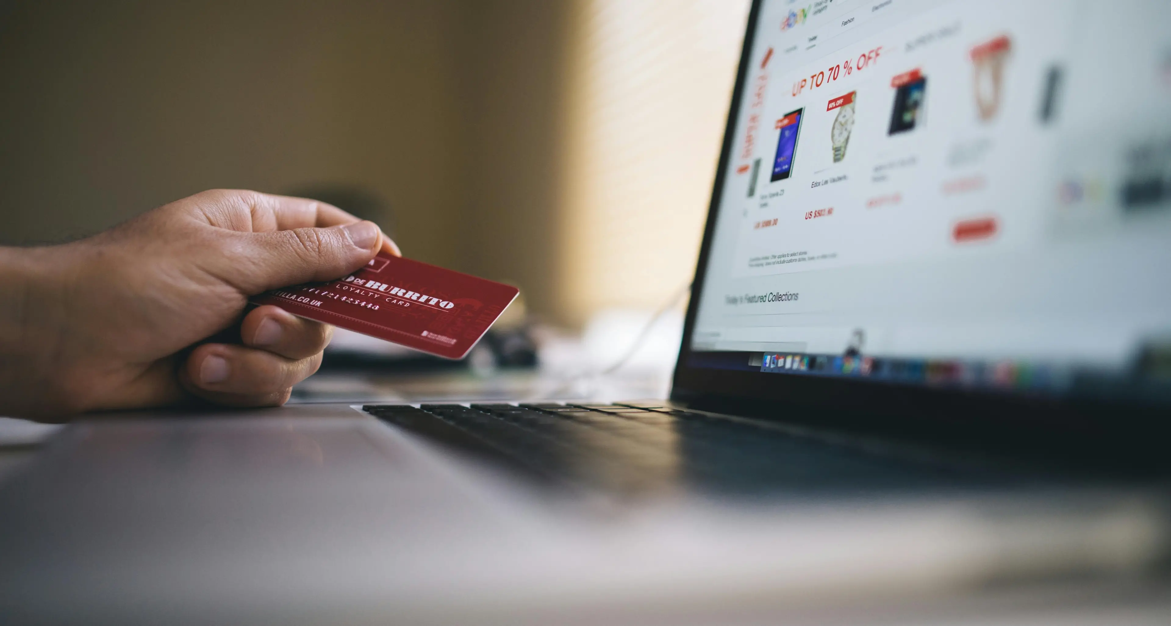 E-commerce da record in Italia: +6%, 66,6 miliardi e l’AI rivoluziona acquisti e imprese online\n