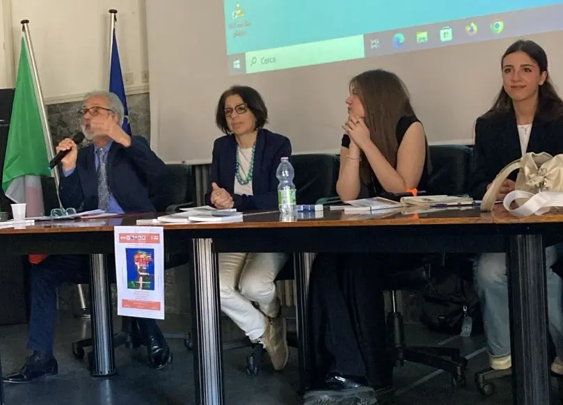 Vibo, al liceo classico la presentazione del libro “Riprendiamoci l'Anima” di Domenico Contartese\n