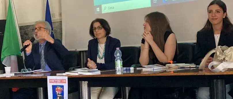 Vibo, al liceo classico la presentazione del libro “Riprendiamoci l'Anima” di Domenico Contartese\n