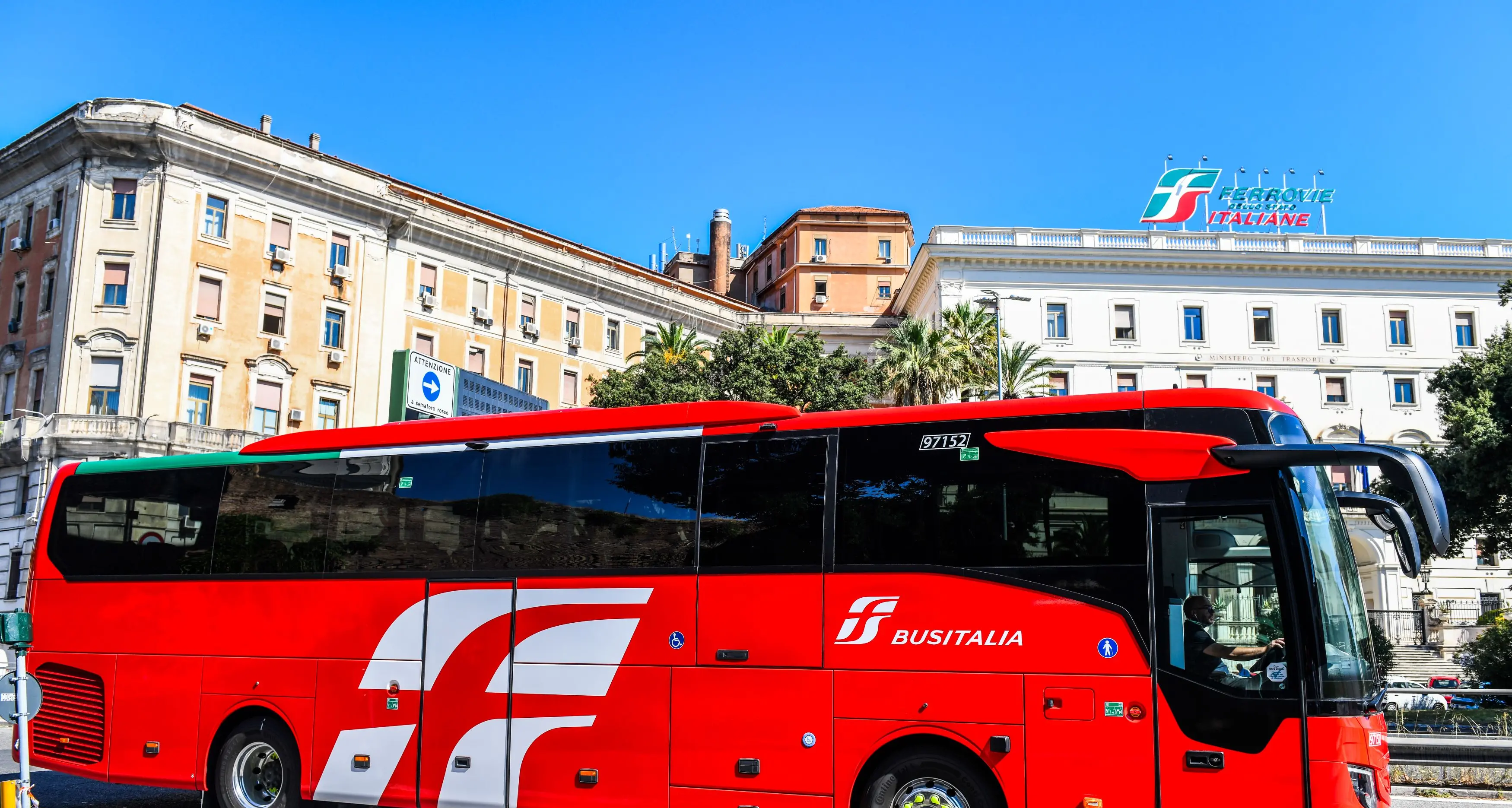 Dalla Calabria al Centro-Italia, Busitalia attiva due nuovi collegamenti: Crotone-Perugia e Catanzaro-Siena\n