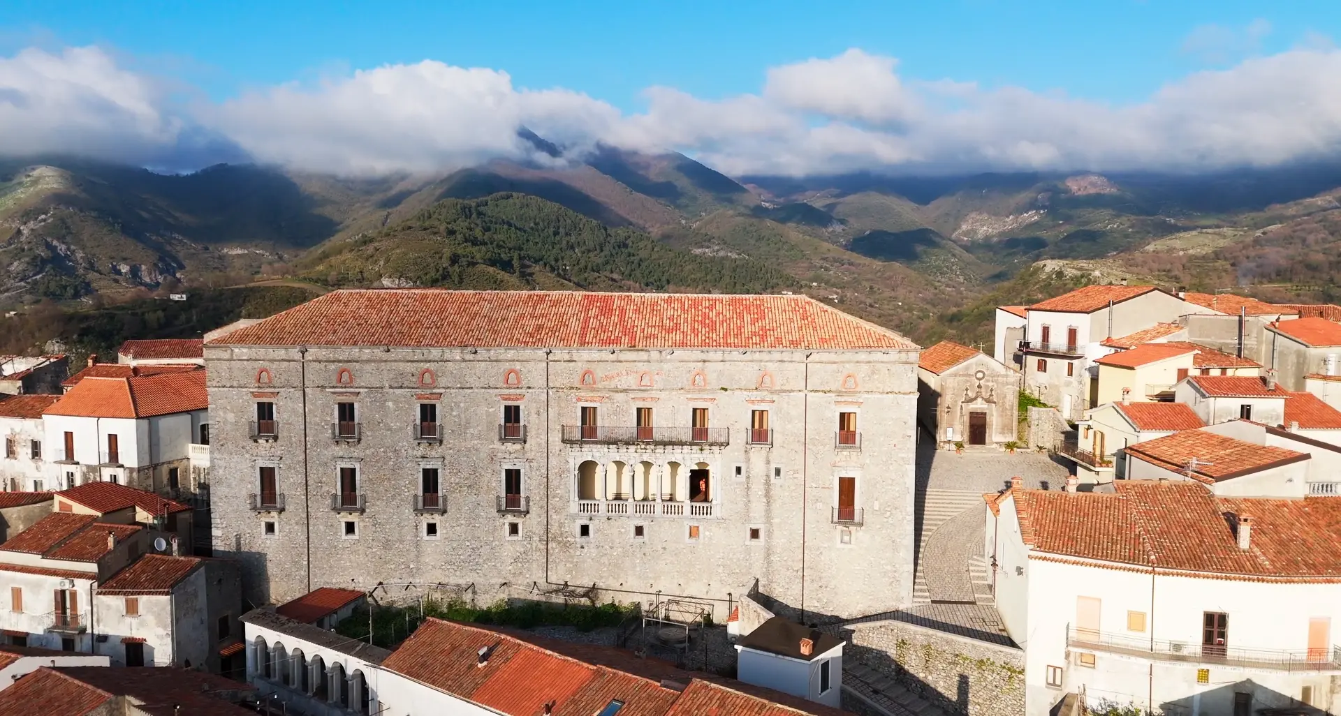 Aieta, al via “Vino da aMare”: tre giorni tra gusto, cultura e sviluppo nel Palazzo Rinascimentale\n