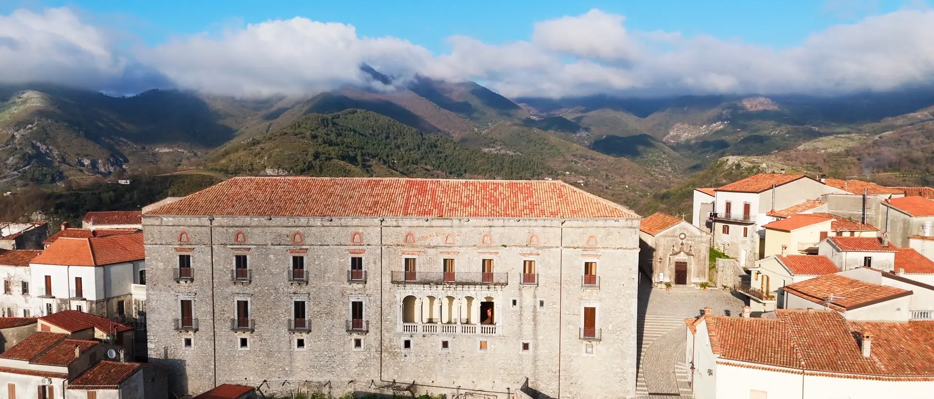 Aieta, al via “Vino da aMare”: tre giorni tra gusto, cultura e sviluppo nel Palazzo Rinascimentale\n