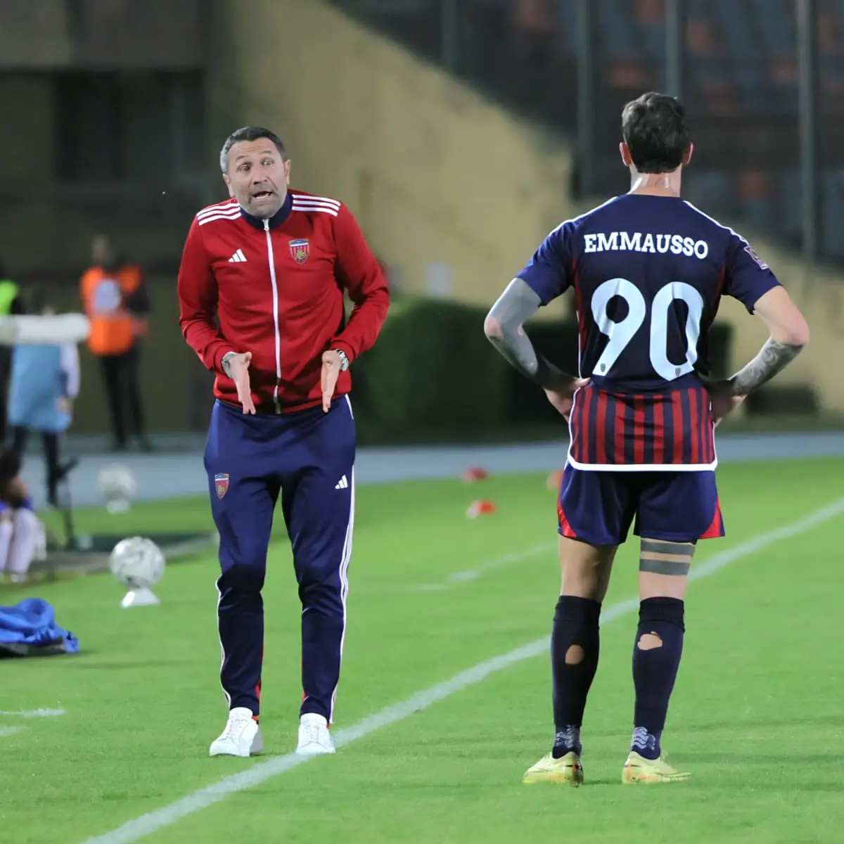 <p>Cosenza travolto dal Casarano (1-5): il Marulla fischia, il cammino nei playoff s'interrompe subito</p>
