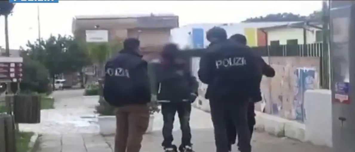 Immigrazione clandestina a Crotone,\u00A093 indagati per permessi di soggiorno irregolari – NOMI\n