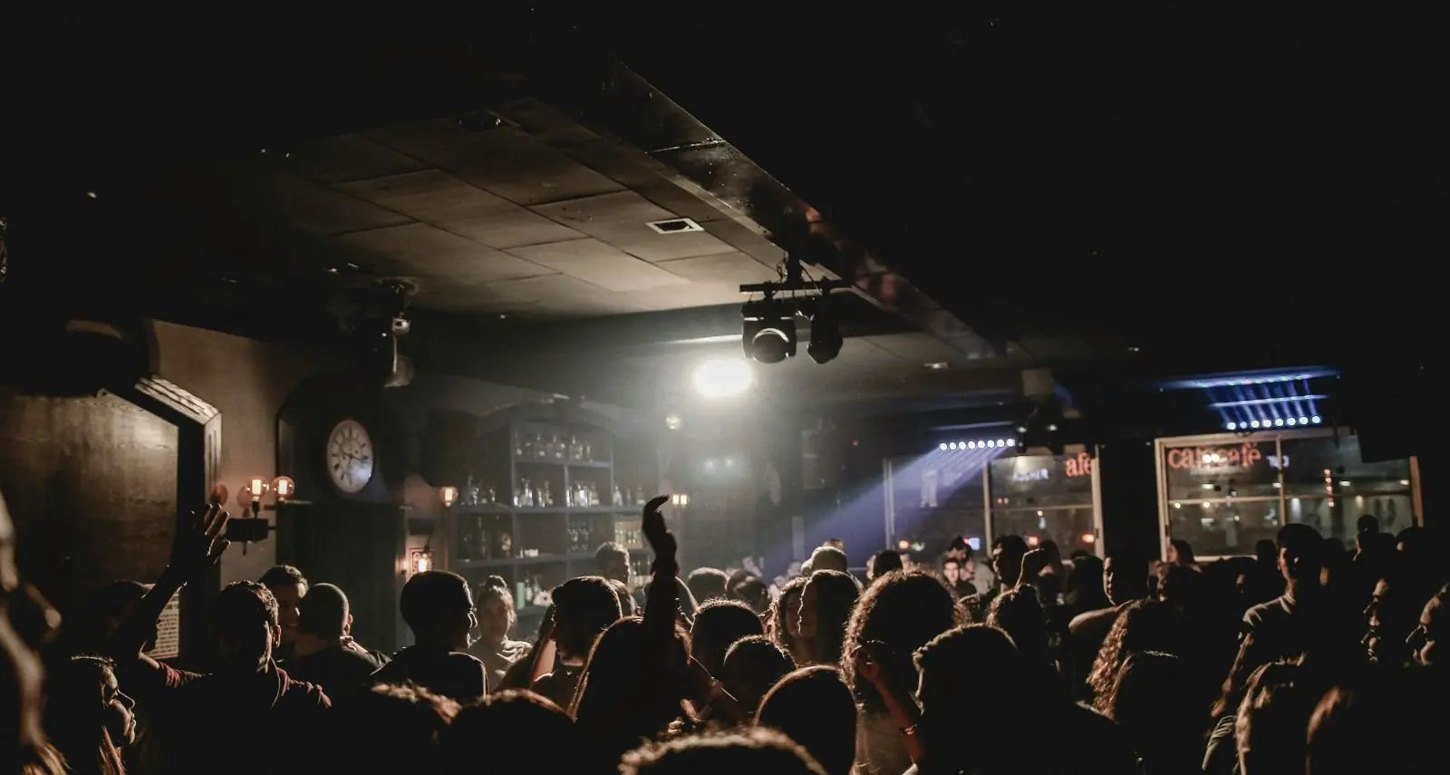 Reggio, un weekend per tutti tra “Notre Dame”, techno underground e tramonti sul mare\n