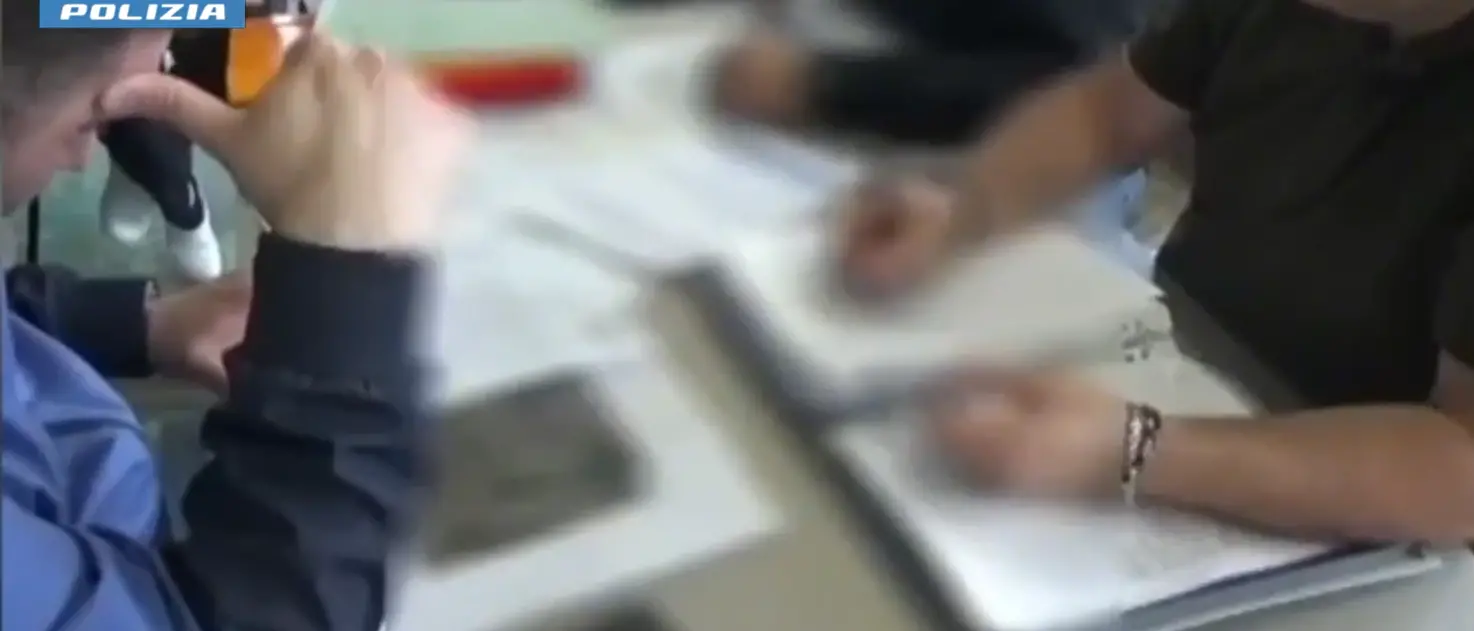 Case inesistenti e\u00A0denaro per avere\u00A0i documenti,\u00A0la fabbrica dei permessi di soggiorno: 93 indagati nel Crotonese –\u00A0NOMI\n