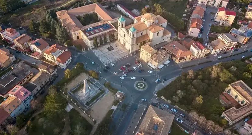 Nasce la\u00A0Biblioteca digitale urbana:\u00A0Qr code sui pali della luce per riscoprire storia e cultura di Vibo\n