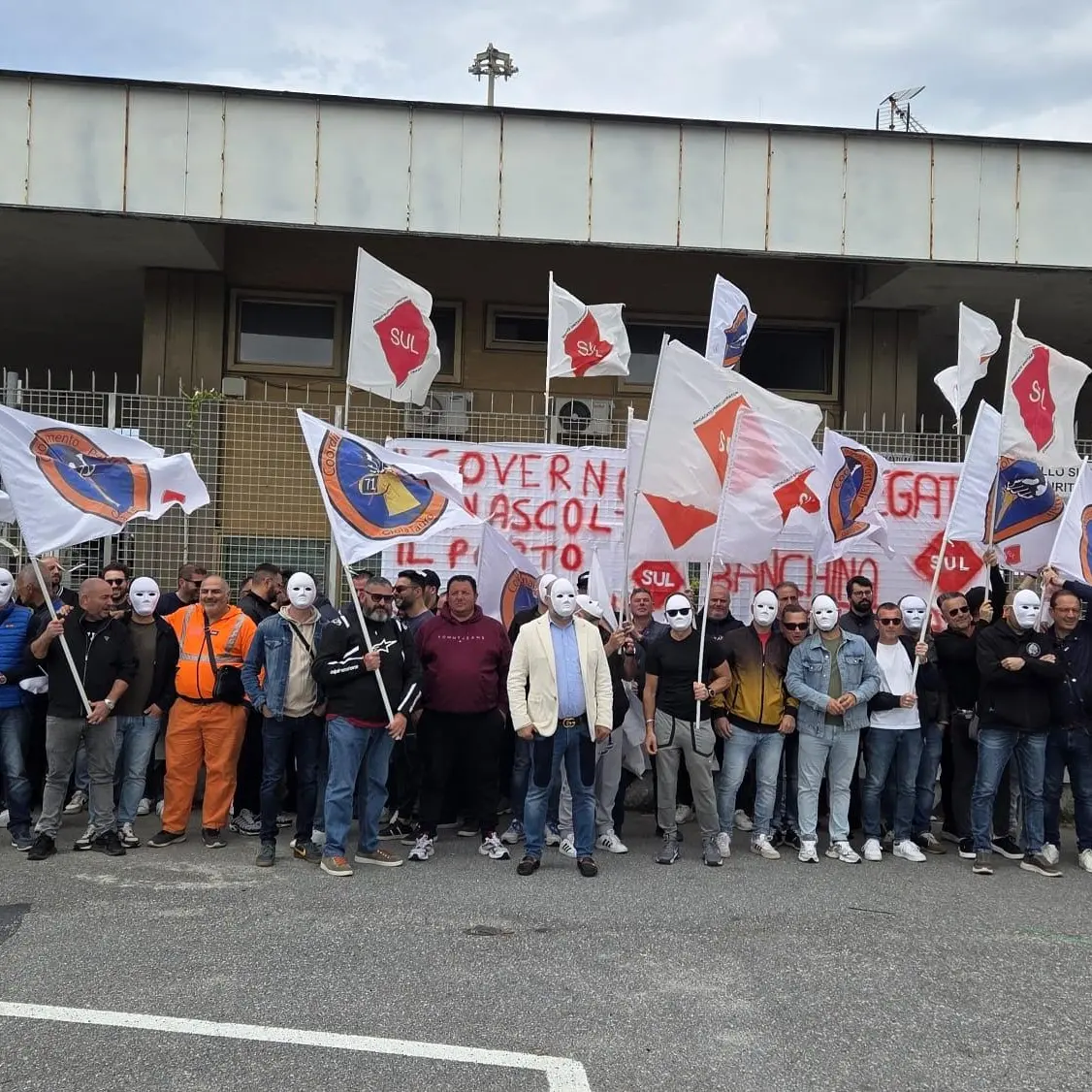 Porto di Gioia Tauro, adesione record (80%) allo sciopero dei portuali\n