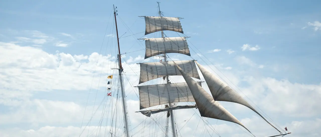 Il brigantino della Marina militare Nave Italia fa rotta su Vibo Marina ma non sarà possibile visitarlo\n