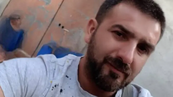 Precipita dal tetto e muore, tragico incidente sul lavoro nel Reggino: avviate le indagini\n
