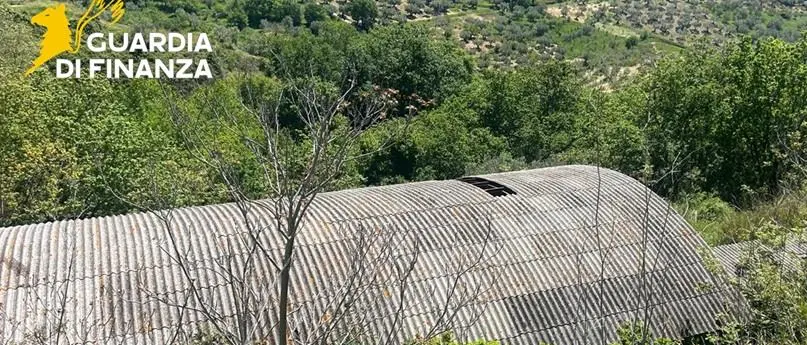 Amianto in un’area di 60 mila metri quadri, sequestro della Finanza nel Cosentino | FOTO\n