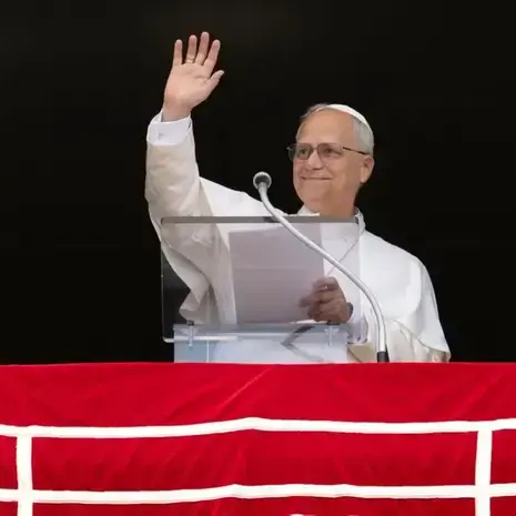 Il pontificato di Leone XIV compie un anno: il papa silenzioso ha già cambiato tutto, dalla Curia agli Usa di Trump\n