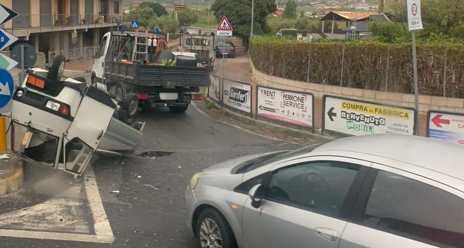 Incidente nel Cosentino,\u00A0incidente stradale a ridosso della Ss18 a Grisolia:\u00A0un ferito\n