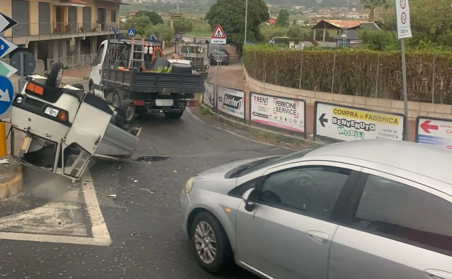 Incidente nel Cosentino,\u00A0incidente stradale a ridosso della Ss18 a Grisolia:\u00A0un ferito\n