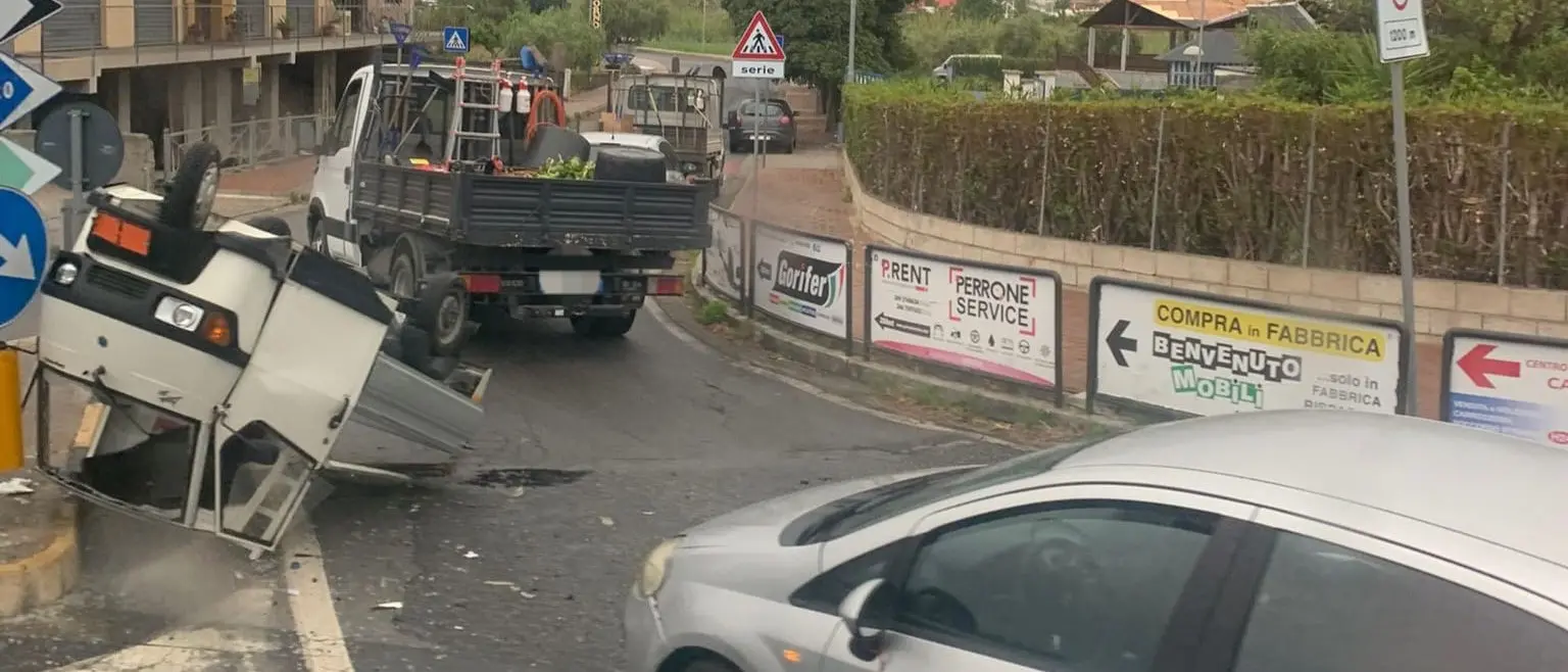Incidente stradale a ridosso della Statale 18 a Grisolia:\u00A0un ferito
