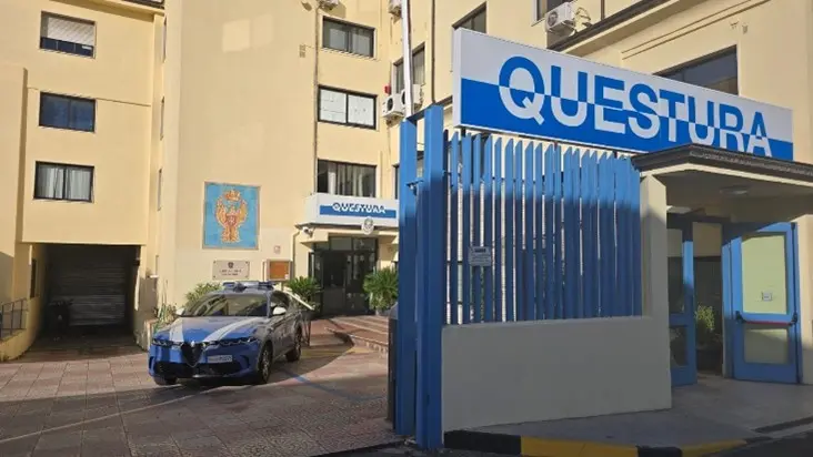 Crotone, rubano oro e contanti a un anziano con la truffa del carabiniere: nei guai due giovani ragazzi\n