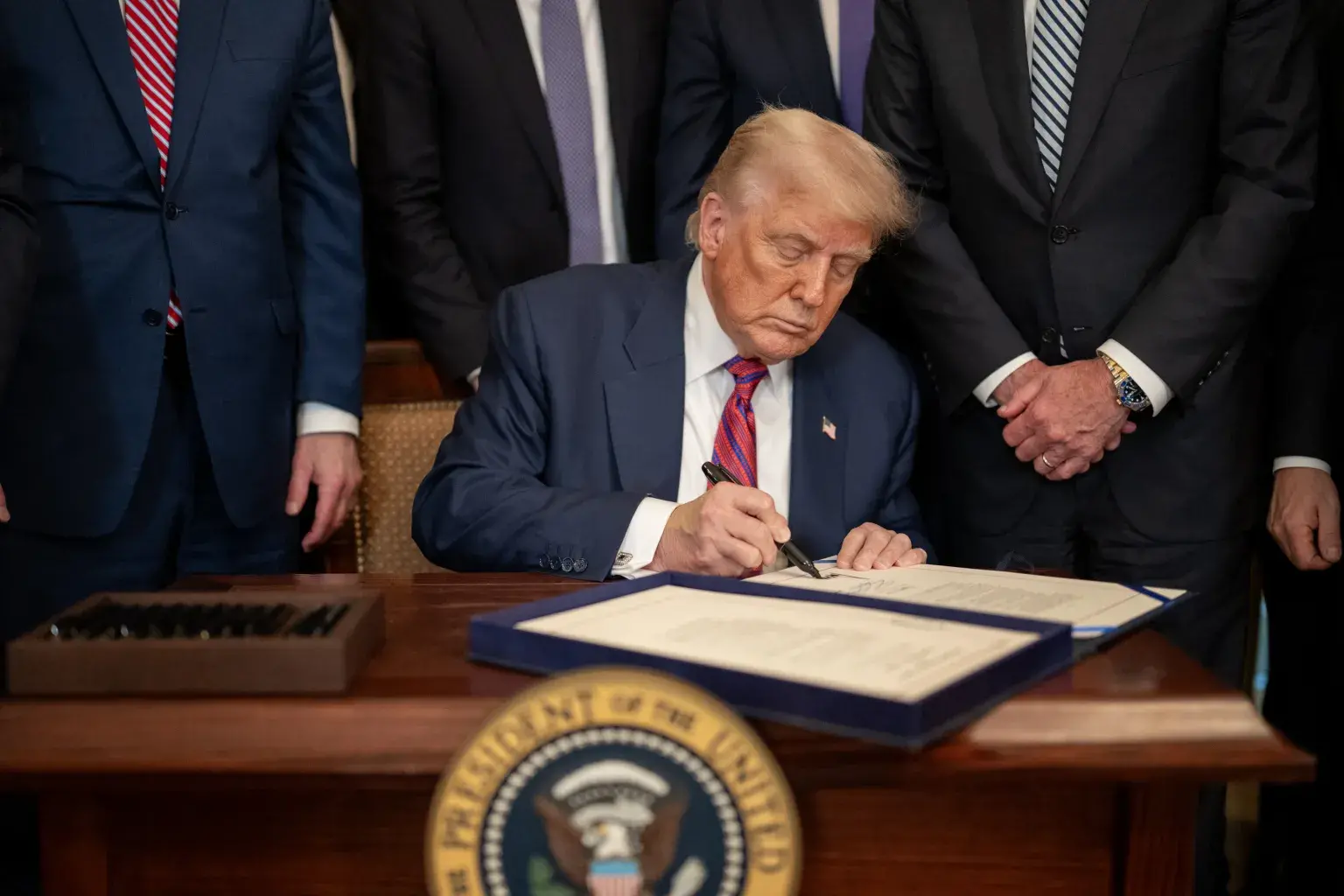 Dazi Usa bocciati dai giudici: Trump fermato ancora, illegittime le tariffe al 10% sulle importazioni\n