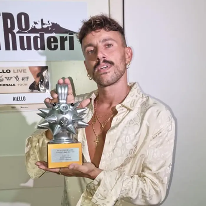 Aiello torna in Calabria: concerto l’11 agosto all’Arcella Open Air di San Nicola Arcella\n